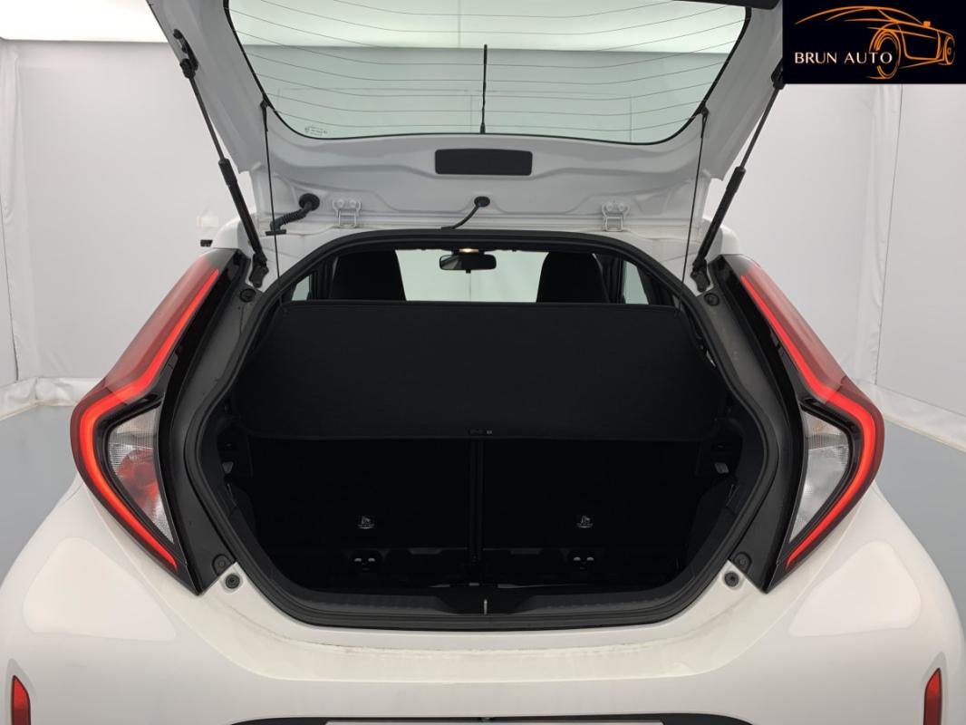 Toyota aygo x - Photo 11