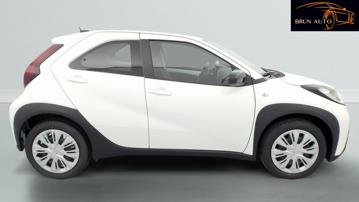 Toyota aygo x - Photo 8