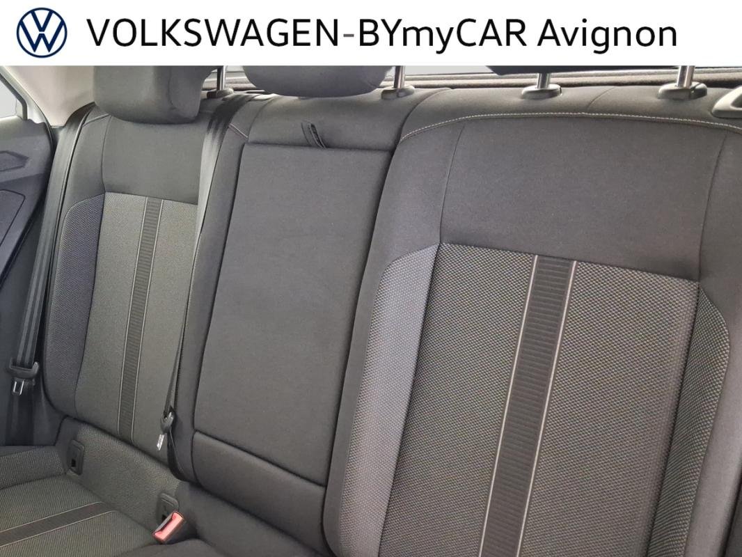 Volkswagen T-Roc - Photo 24