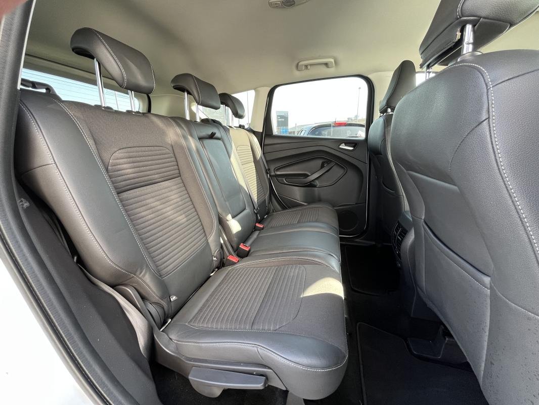 Ford Kuga - Photo 12