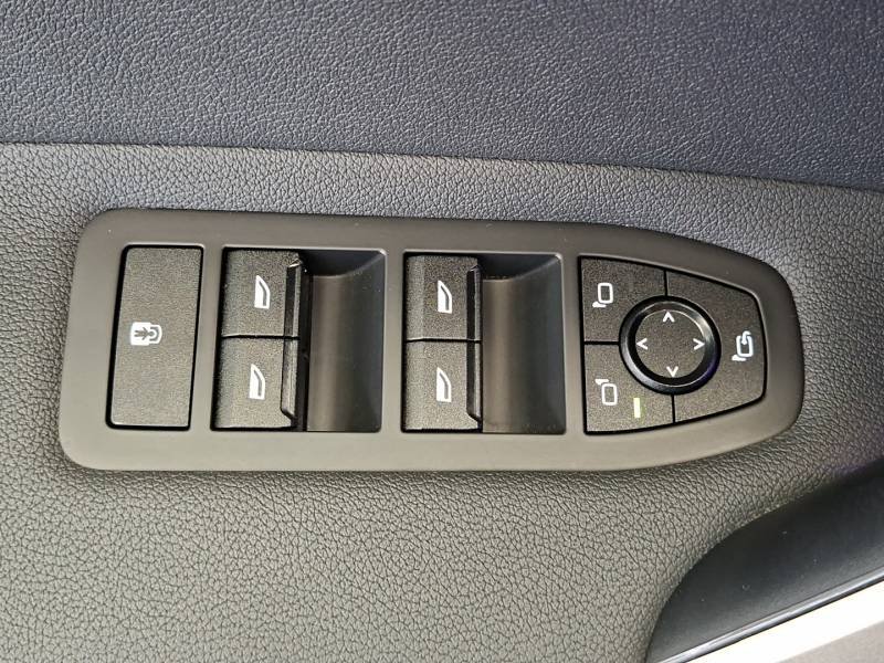 BMW ix - Photo 32