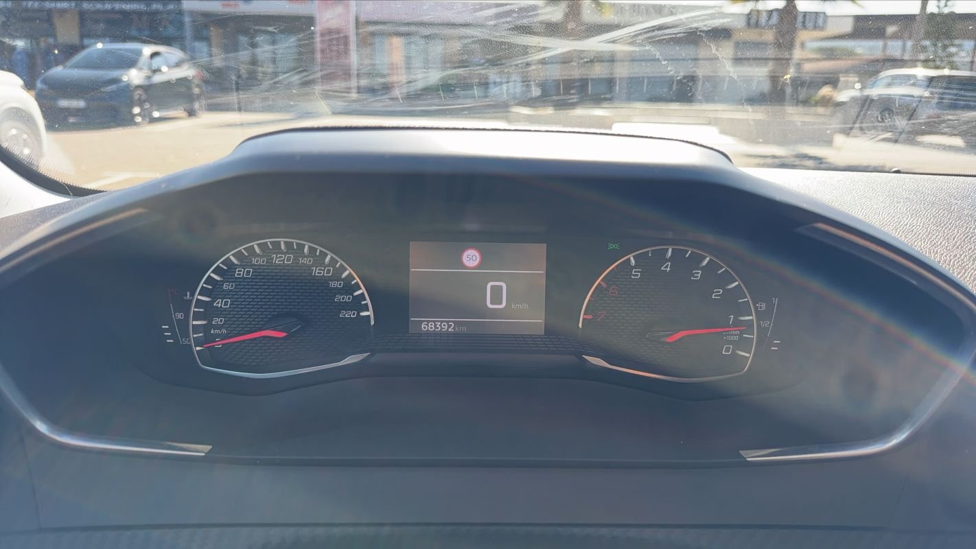 Peugeot 208 - Photo 12