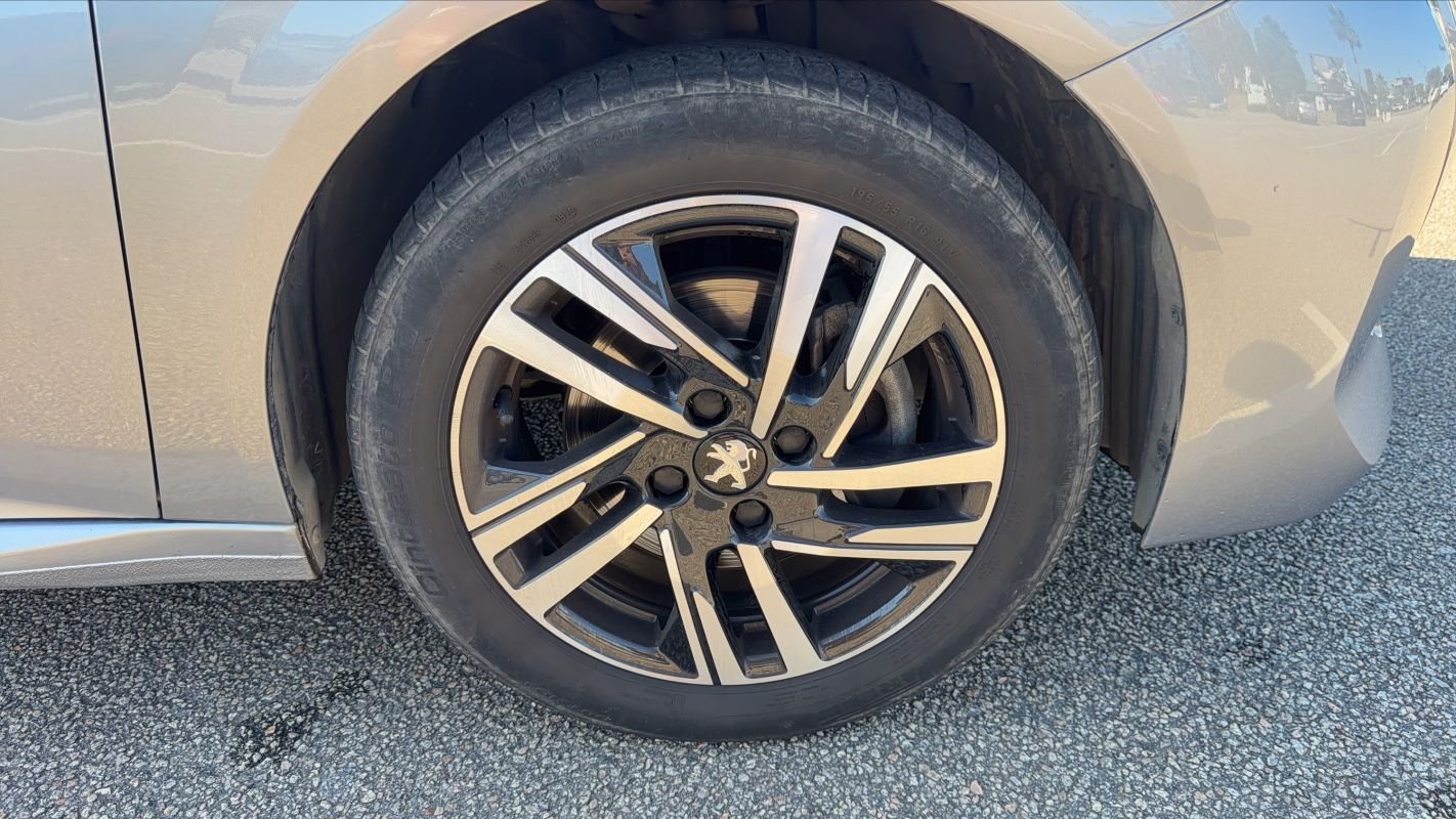 Peugeot 208 - Photo 17