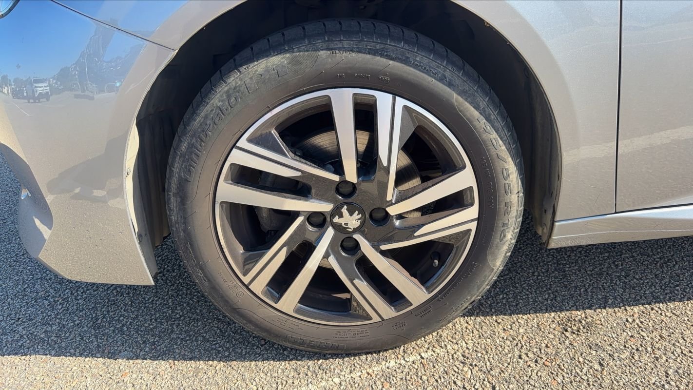 Peugeot 208 - Photo 18