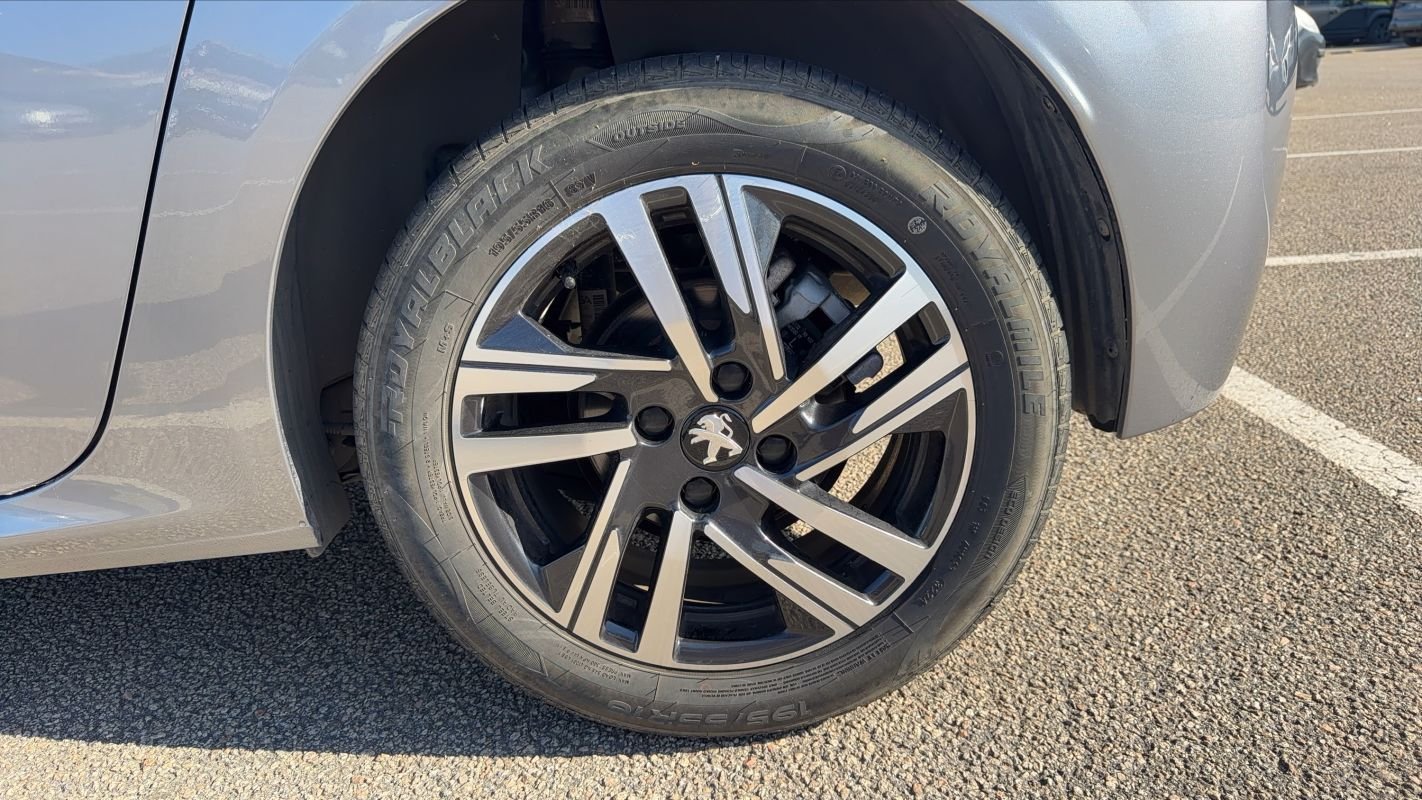 Peugeot 208 - Photo 19