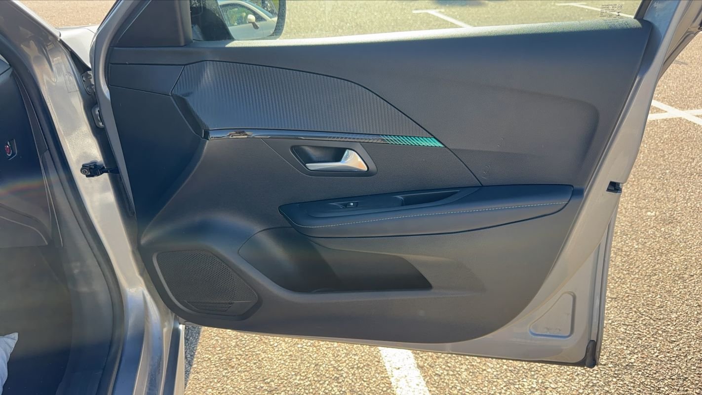 Peugeot 208 - Photo 22