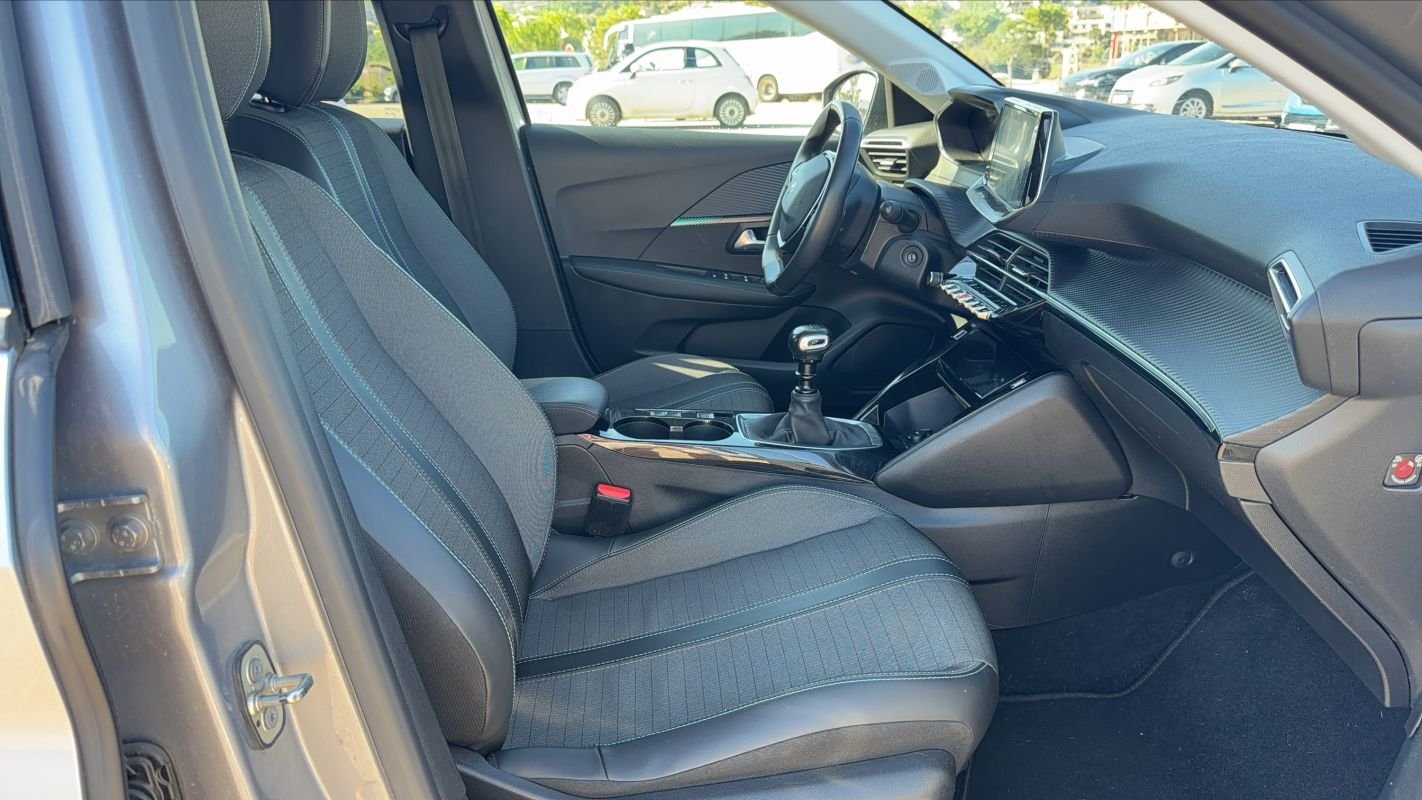 Peugeot 208 - Photo 25