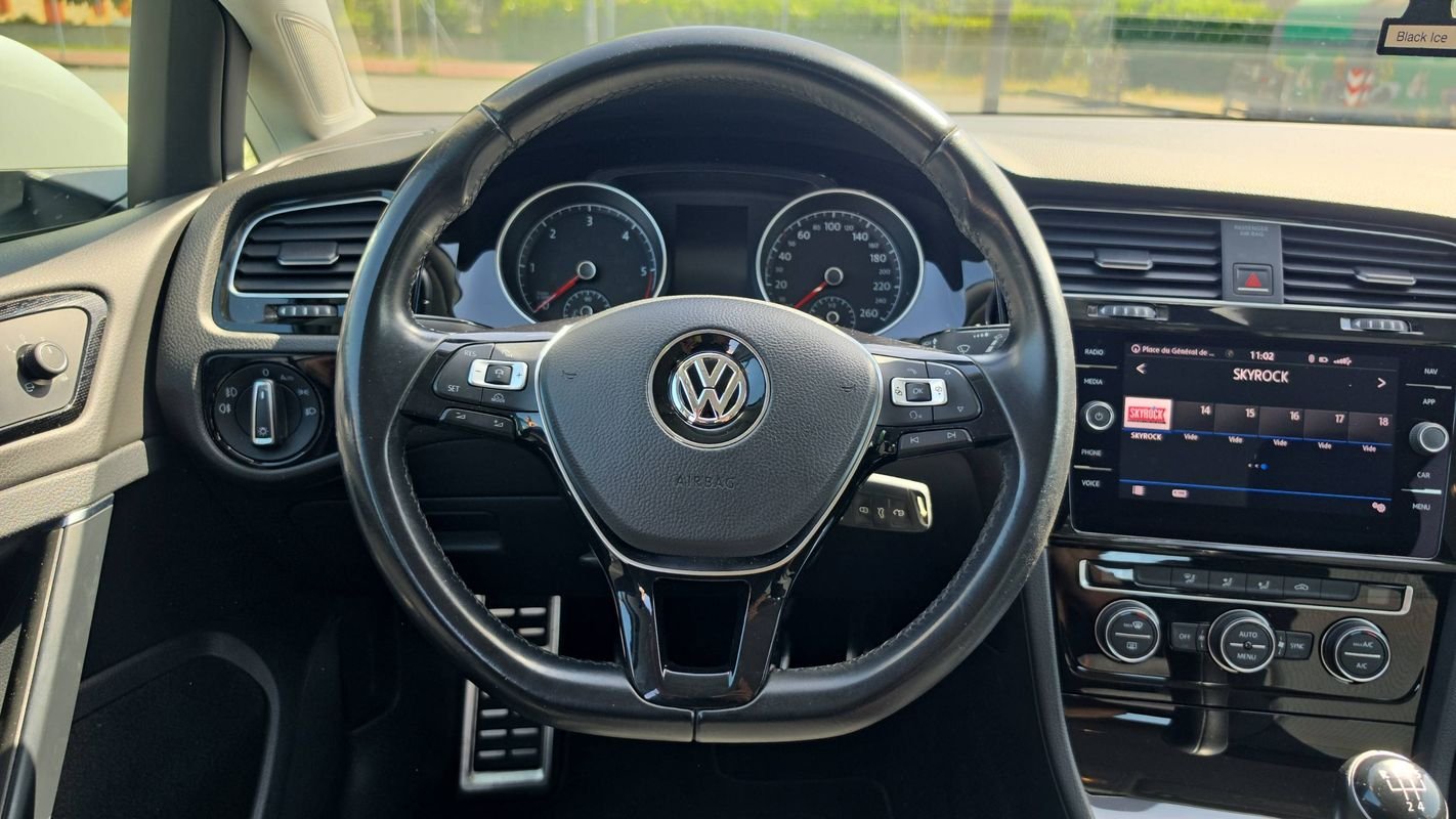 Volkswagen Golf - Photo 23