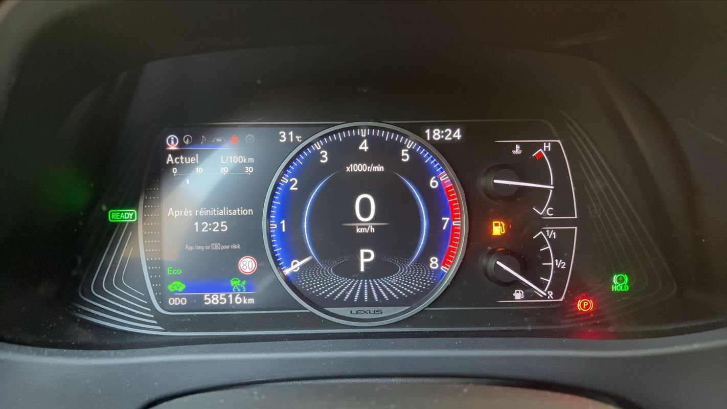 Lexus UX - Photo 12