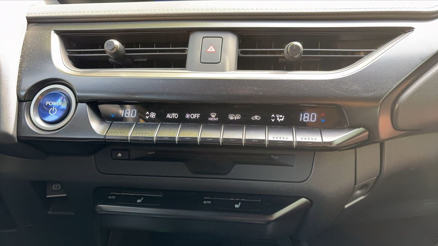 Lexus UX - Photo 13