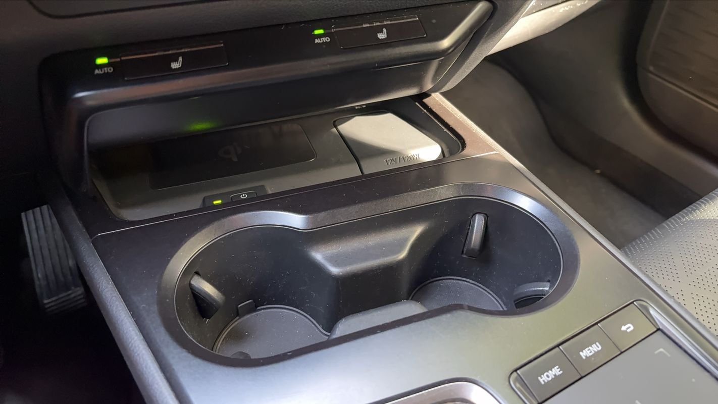 Lexus UX - Photo 28