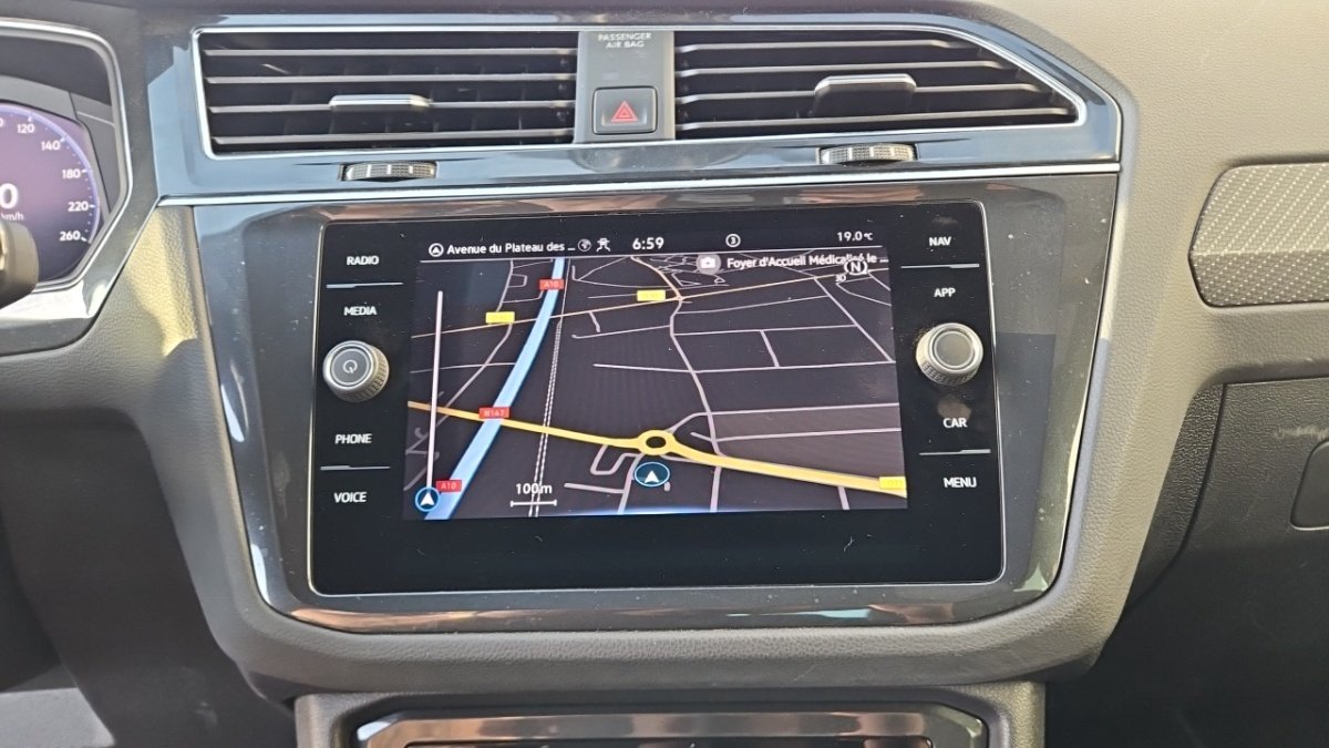 Volkswagen Tiguan - Photo 21