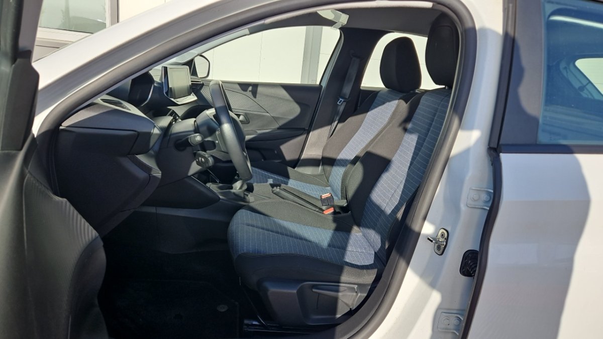 Peugeot 208 affaire - Photo 12
