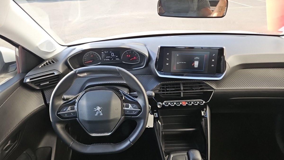 Peugeot 208 affaire - Photo 13