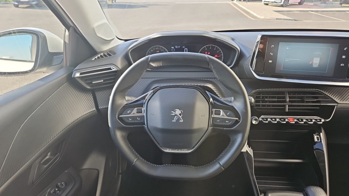 Peugeot 208 affaire - Photo 14