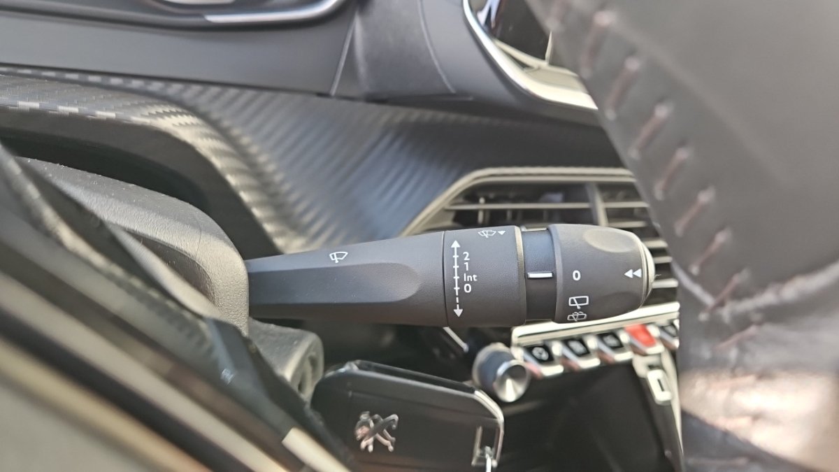 Peugeot 208 affaire - Photo 20
