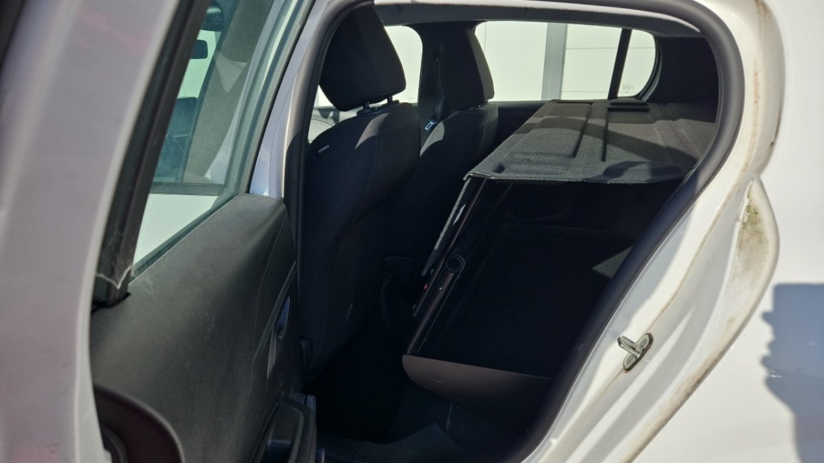 Peugeot 208 affaire - Photo 10