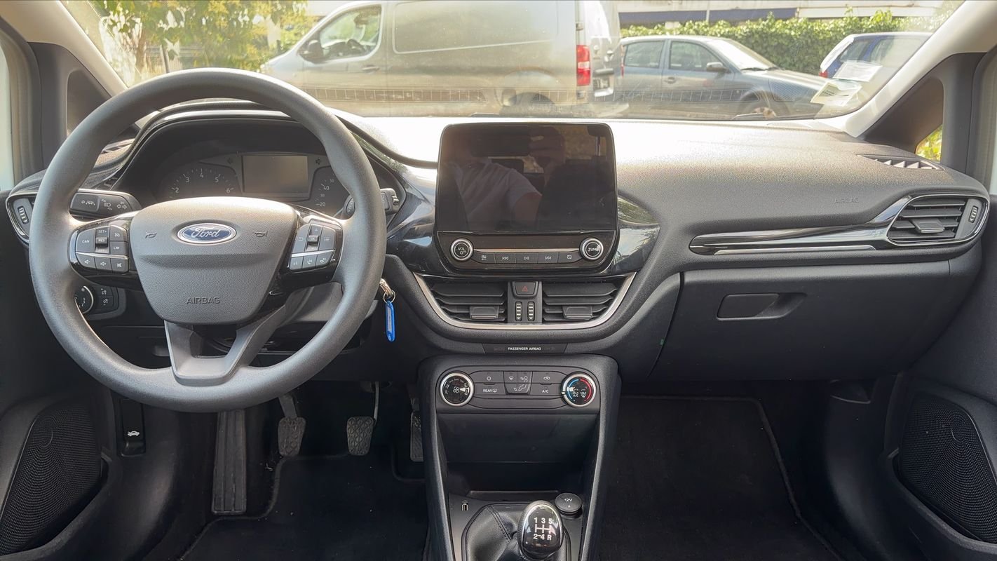 Ford Fiesta - Photo 11