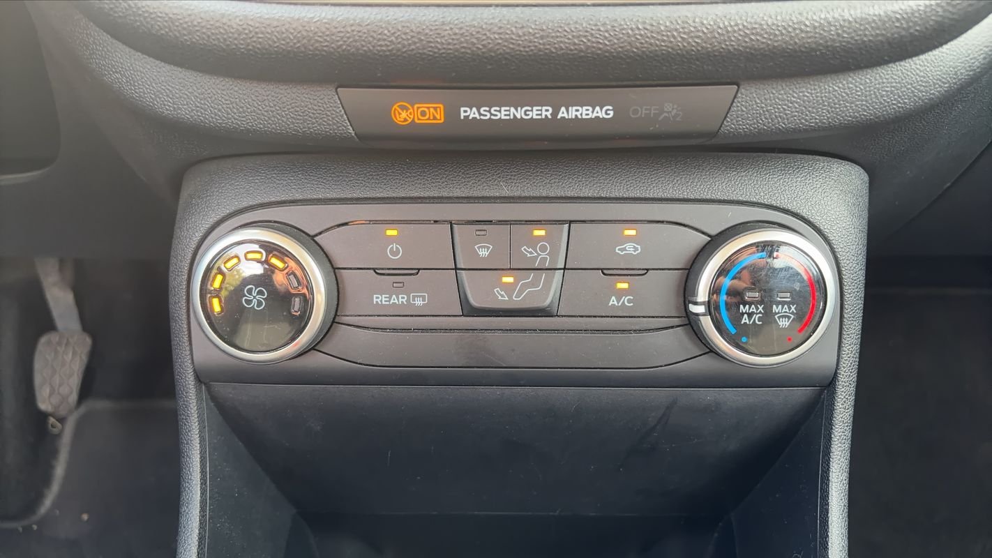 Ford Fiesta - Photo 13