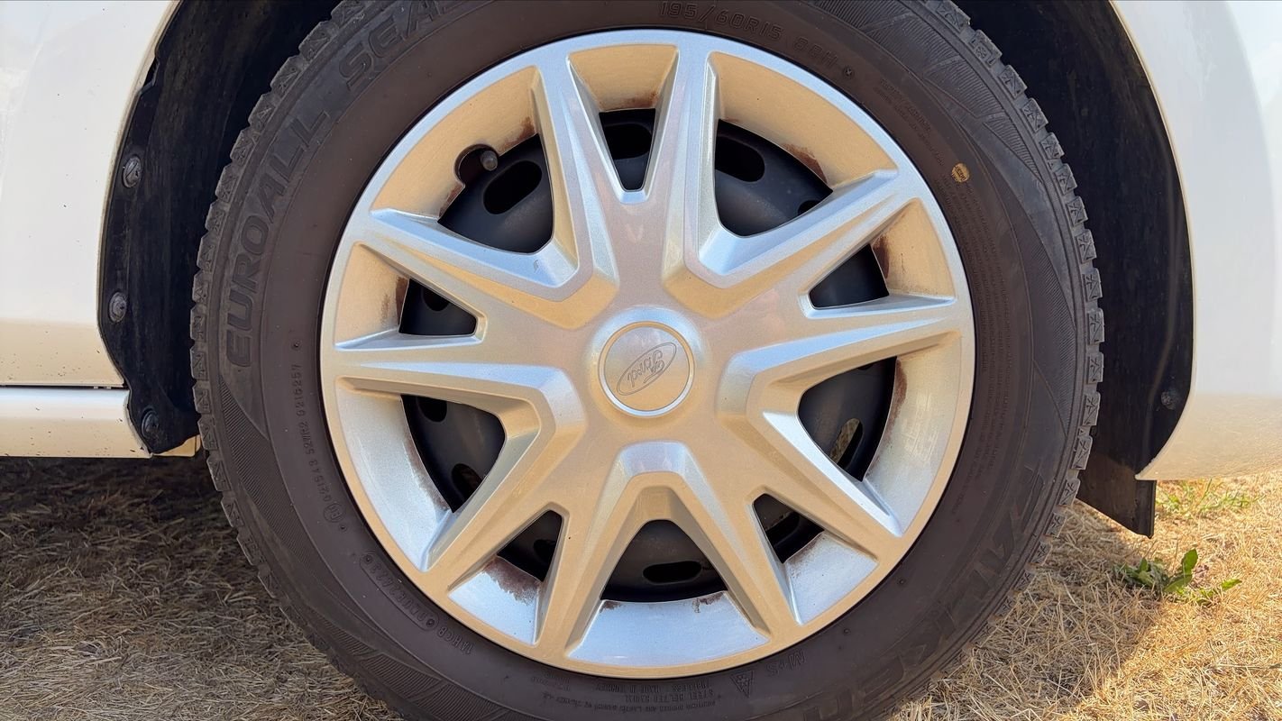 Ford Fiesta - Photo 17