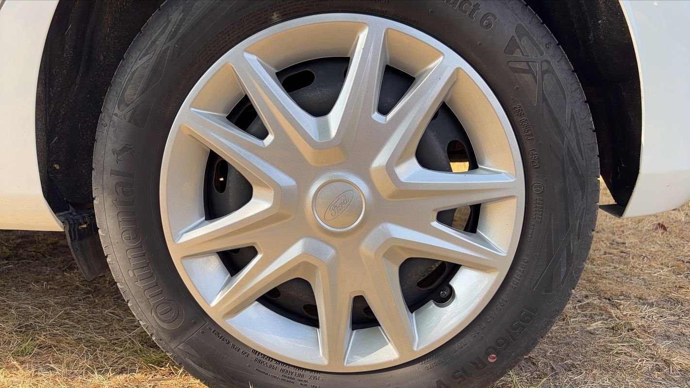 Ford Fiesta - Photo 19