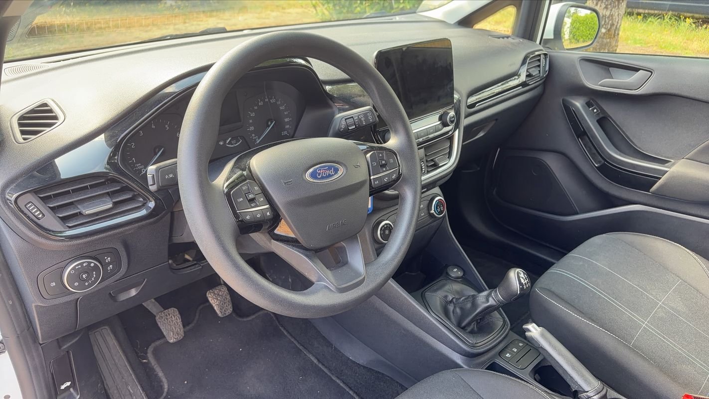 Ford Fiesta - Photo 8