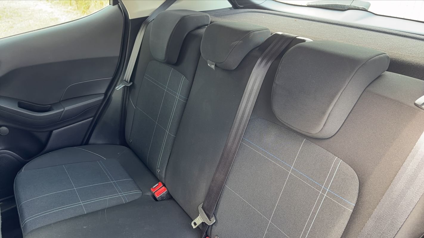 Ford Fiesta - Photo 9