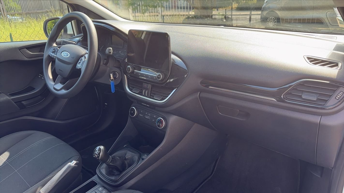 Ford Fiesta - Photo 10