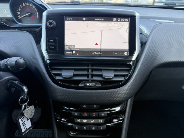 Peugeot 2008 - Photo 12