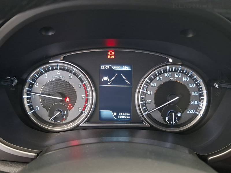 Suzuki Vitara - Photo 21