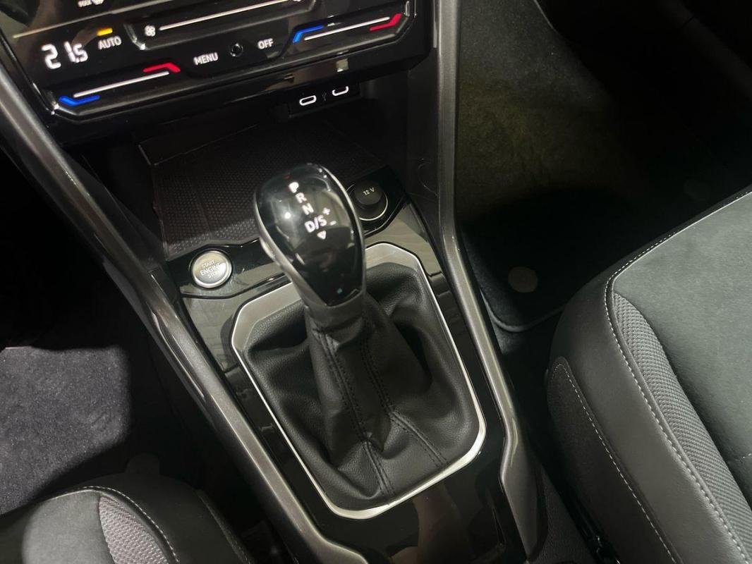 Volkswagen T-Roc - Photo 11