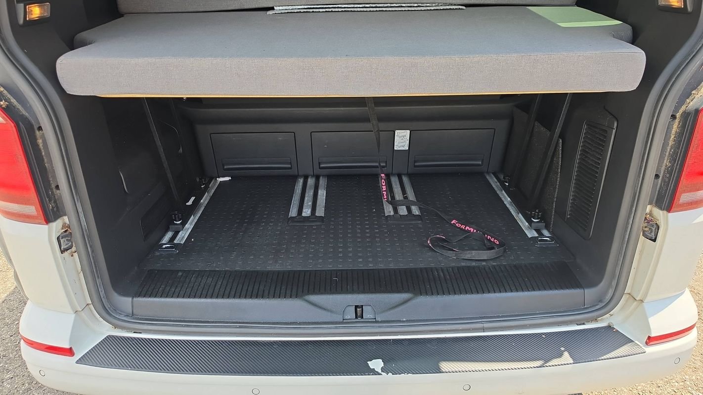 Volkswagen Multivan - Photo 14