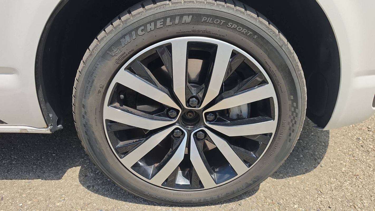 Volkswagen Multivan - Photo 17