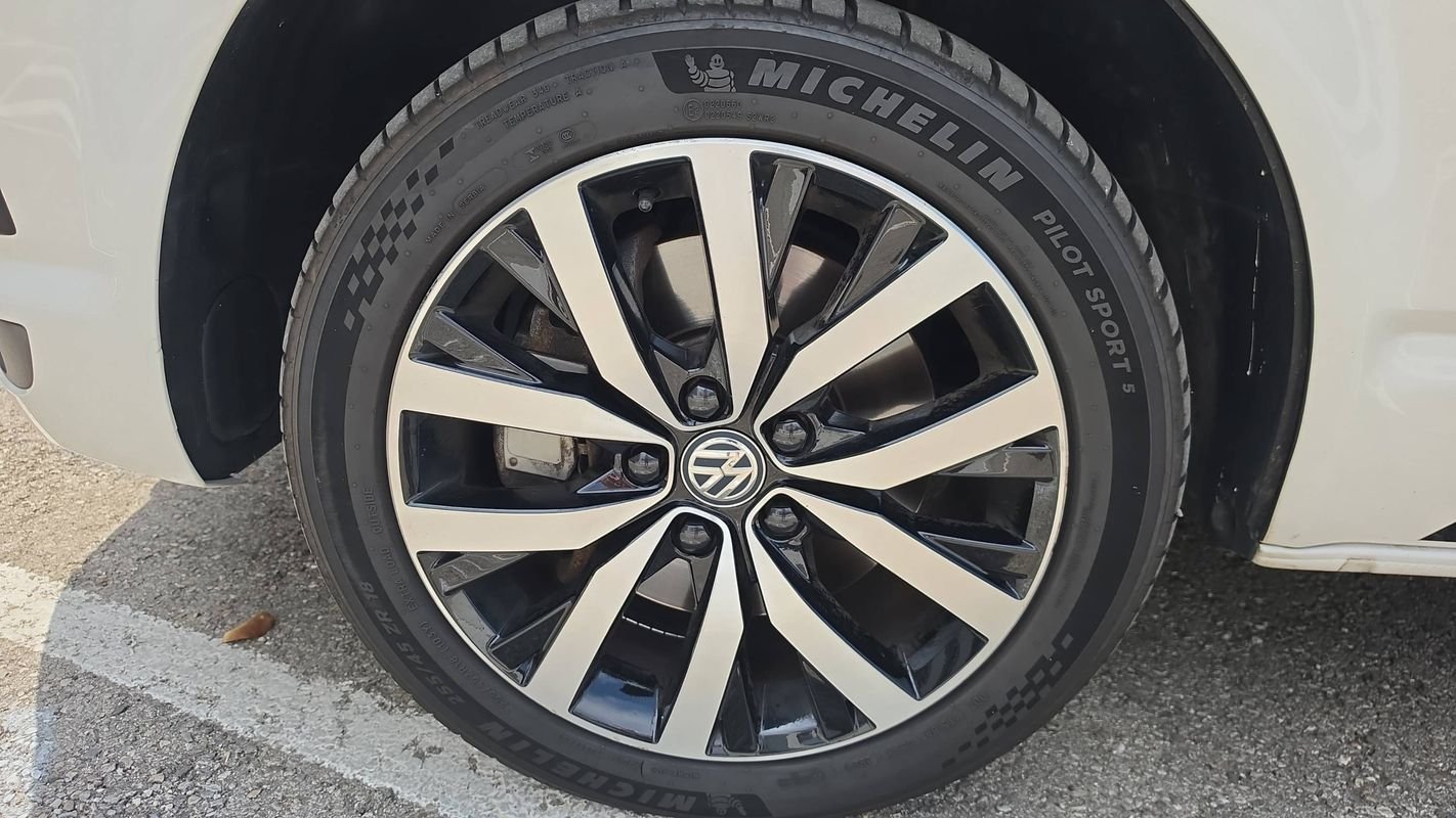 Volkswagen Multivan - Photo 18