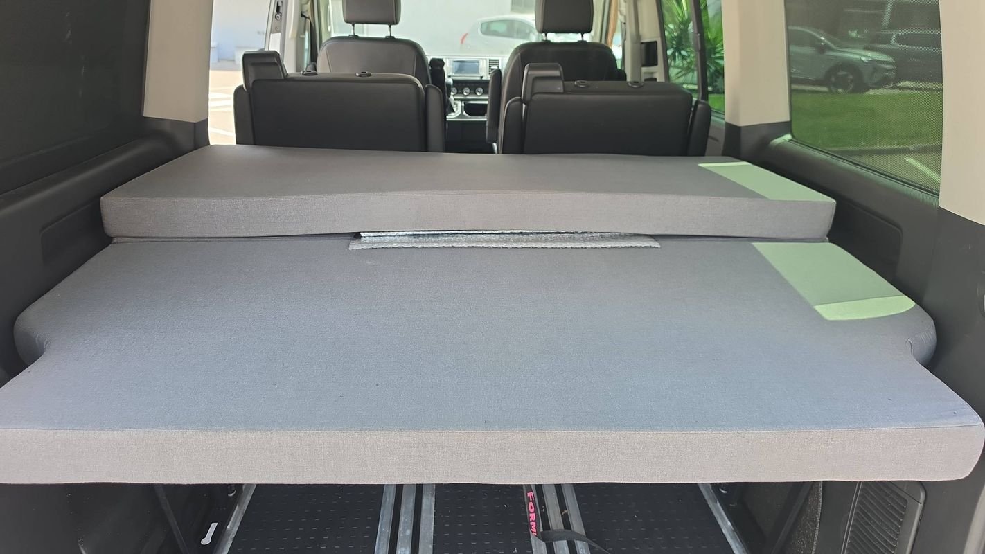 Volkswagen Multivan - Photo 25