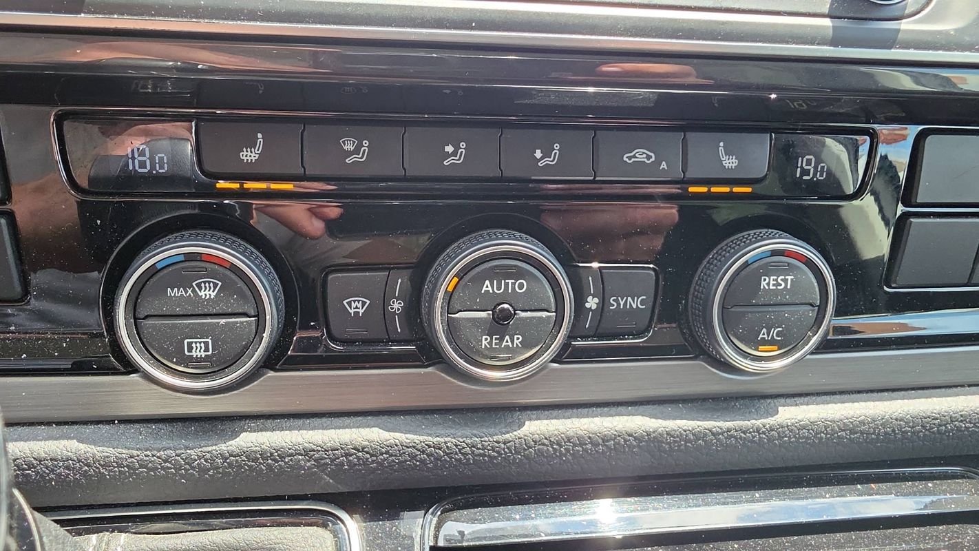 Volkswagen Multivan - Photo 27