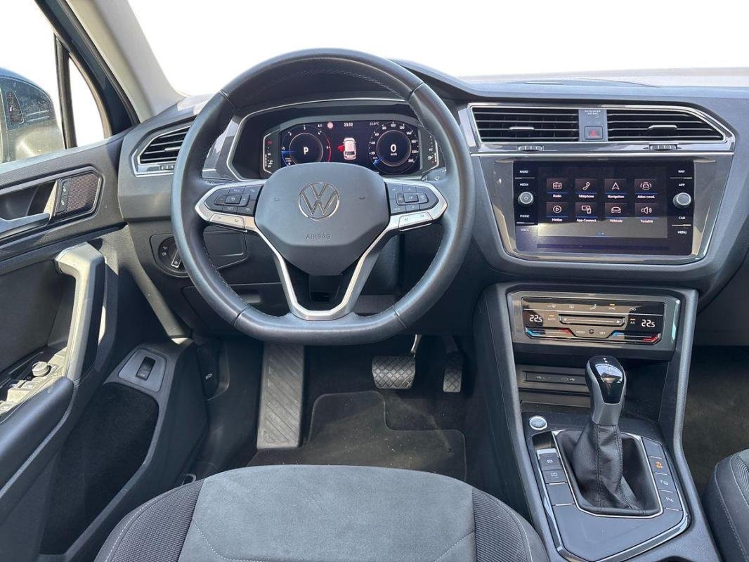 Volkswagen Tiguan - Photo 24