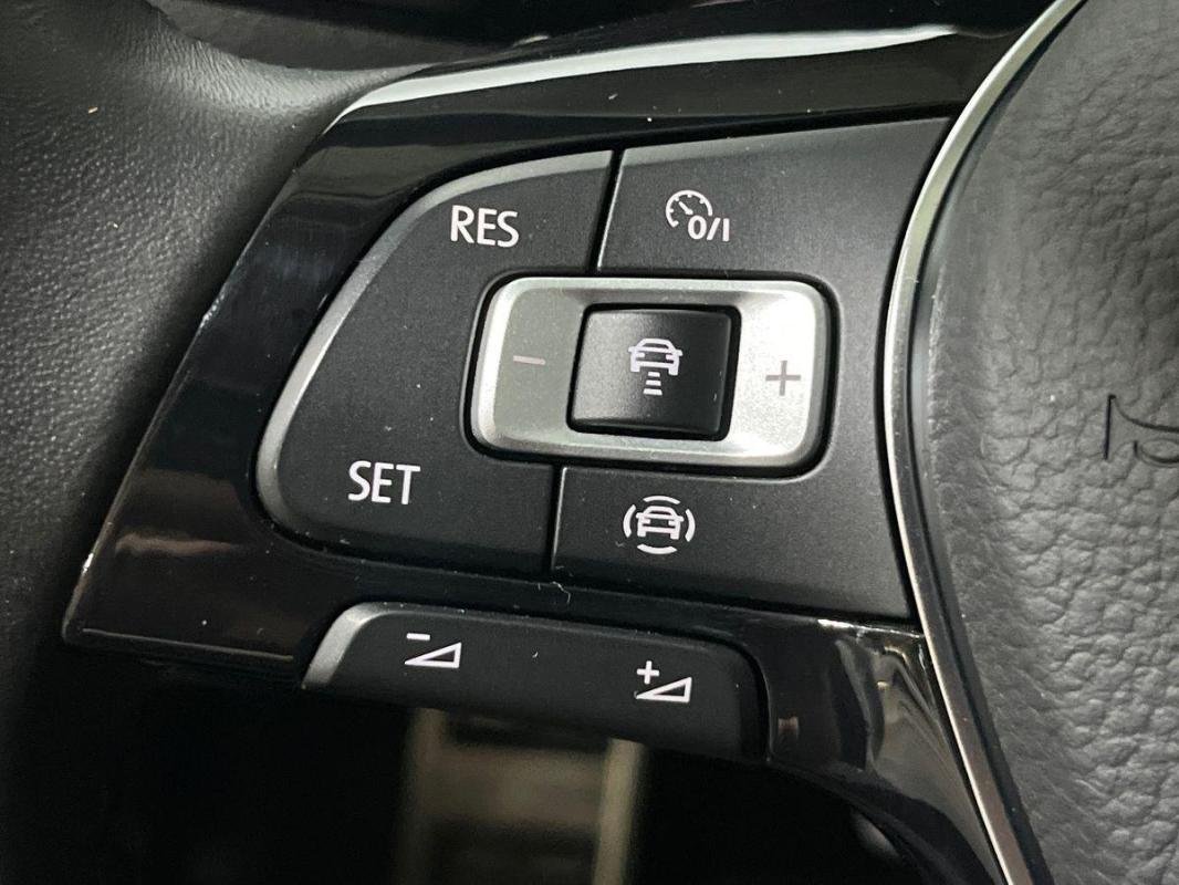 Volkswagen T-Roc - Photo 21