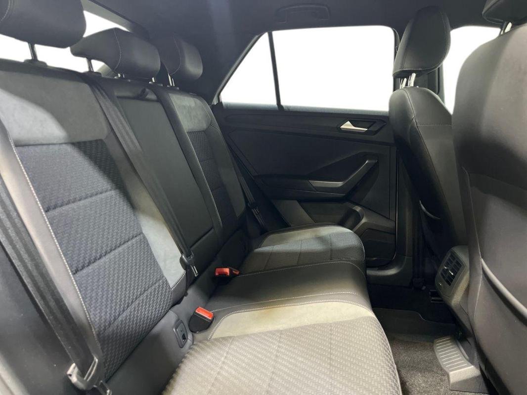 Volkswagen T-Roc - Photo 23