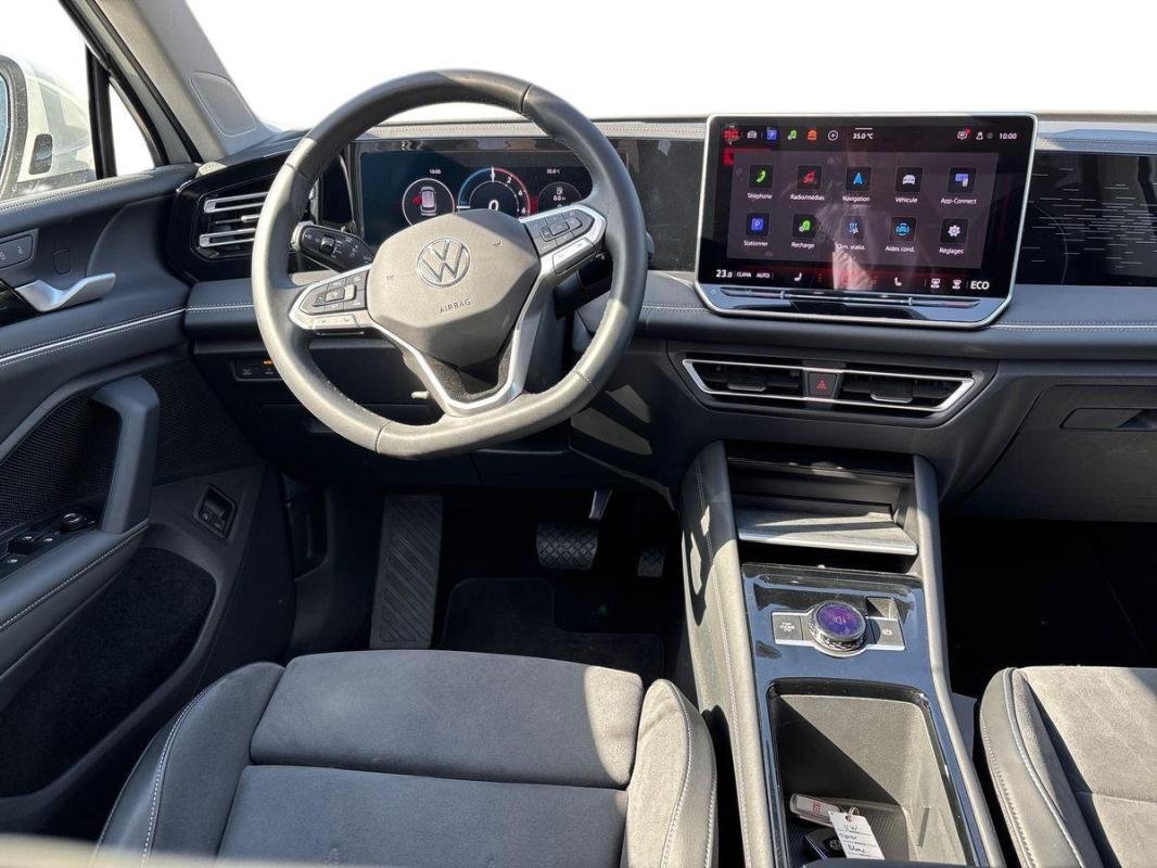 Volkswagen Tiguan - Photo 24
