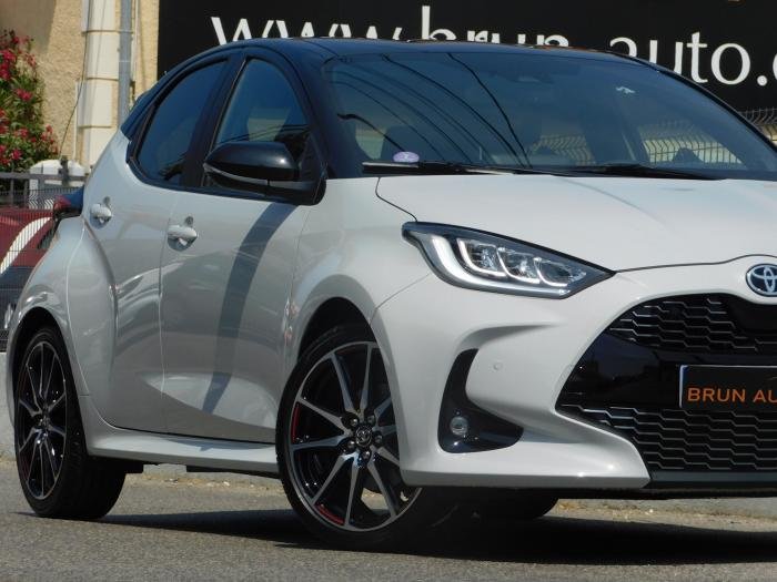 Toyota Yaris - Photo 2