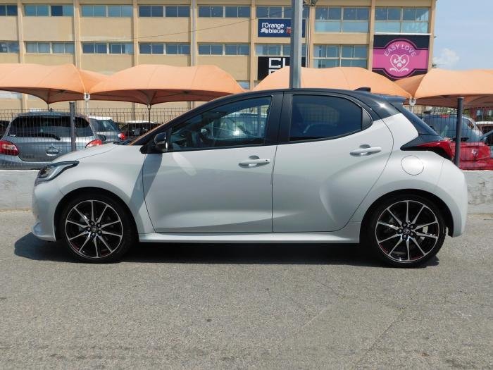 Toyota Yaris - Photo 8
