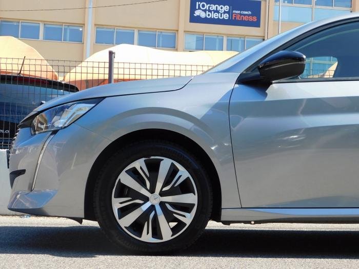 Peugeot 208 - Photo 12
