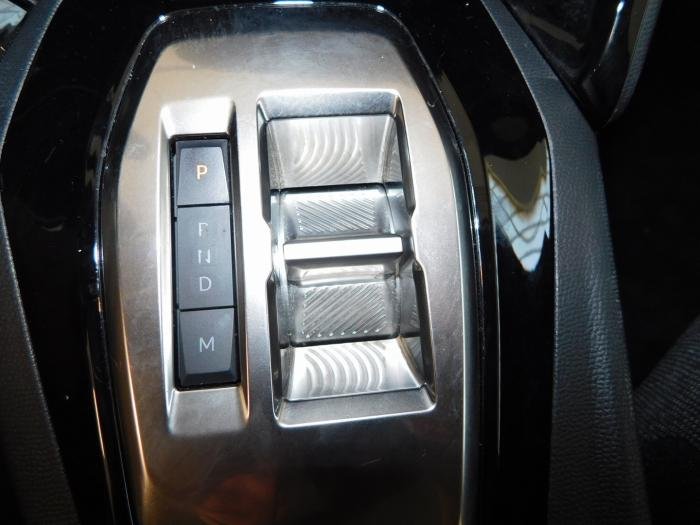 Peugeot 208 - Photo 17