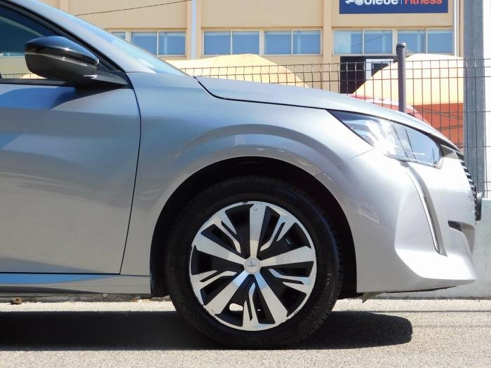 Peugeot 208 - Photo 3