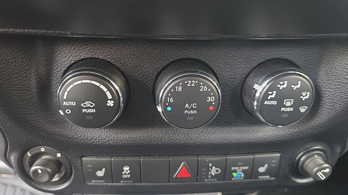 Jeep Wrangler - Photo 13