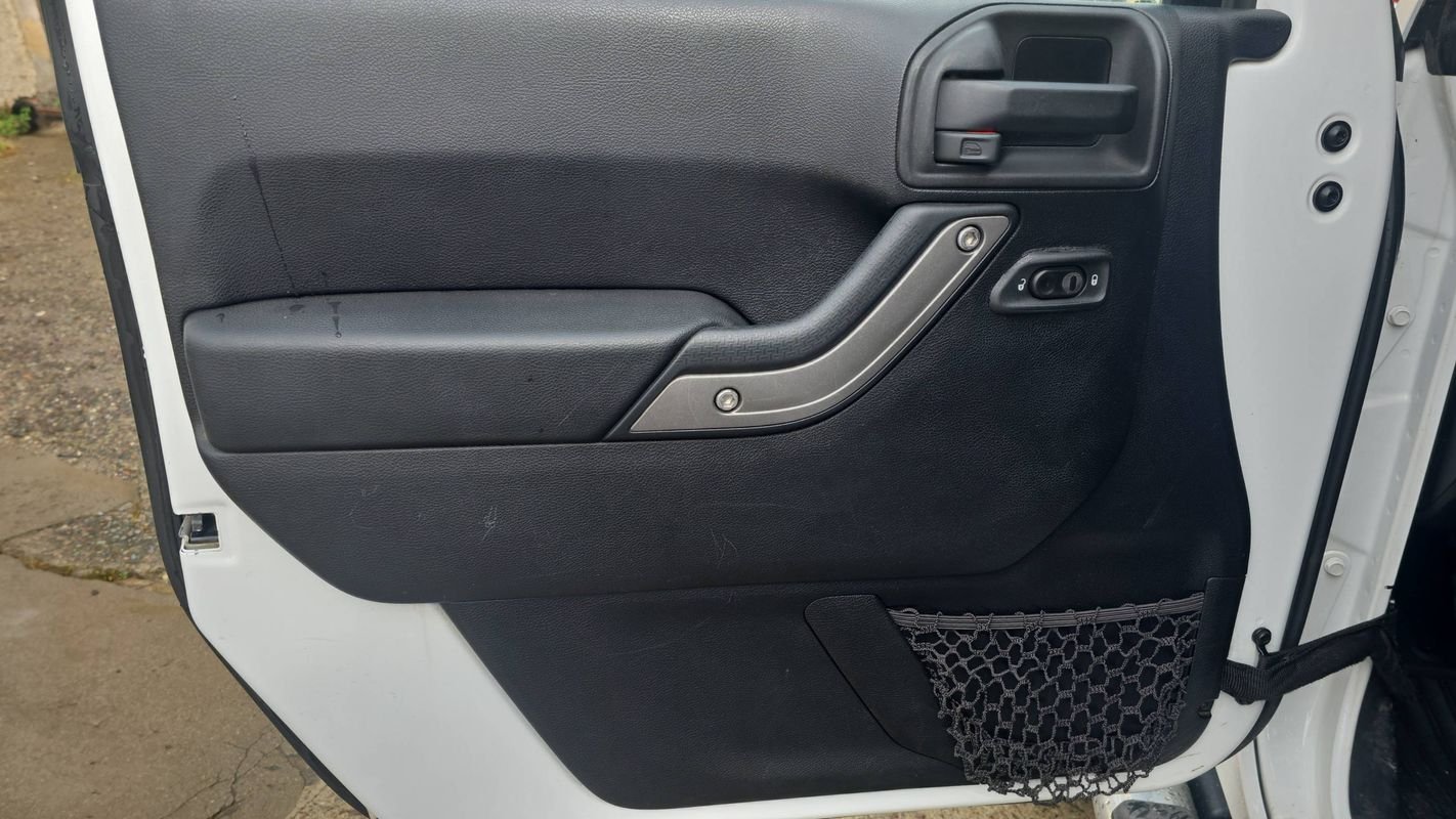 Jeep Wrangler - Photo 7