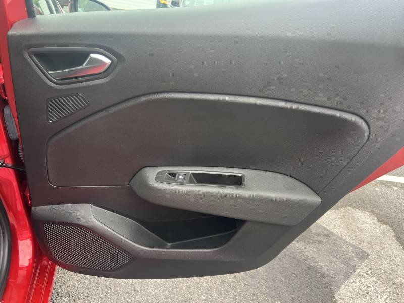 Renault Clio - Photo 17