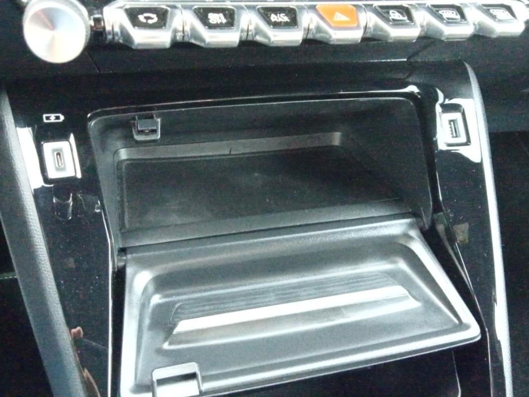 Peugeot 208 - Photo 23