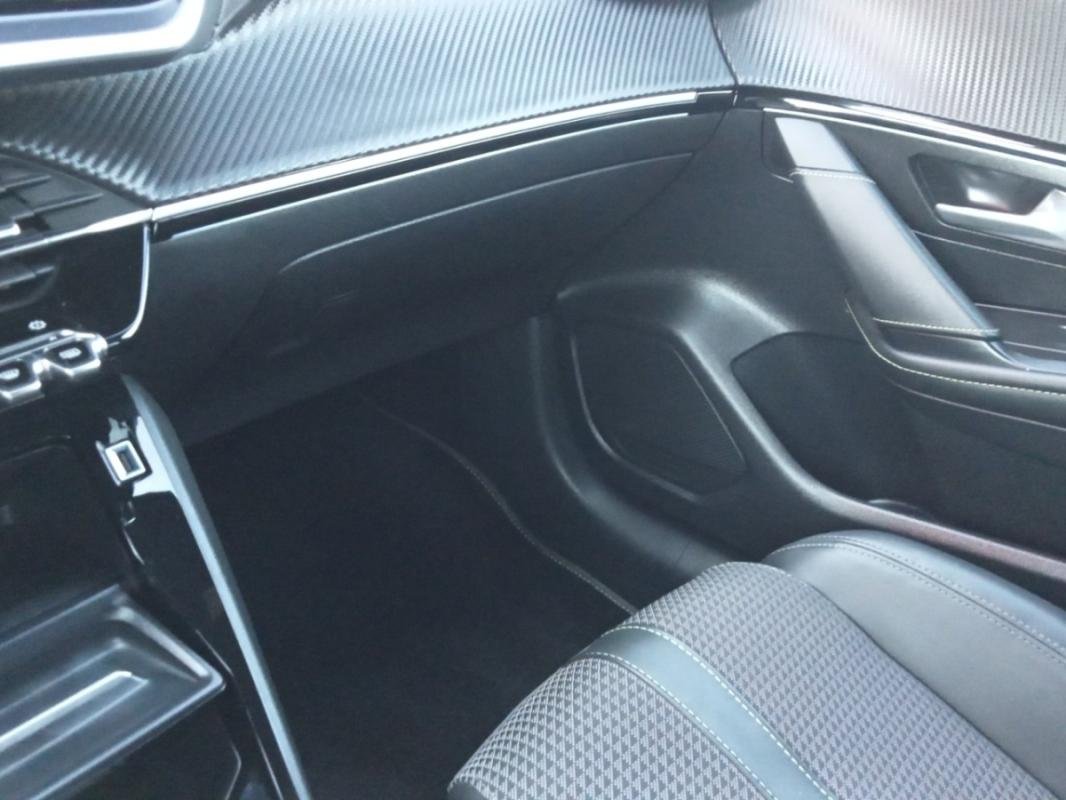 Peugeot 208 - Photo 26